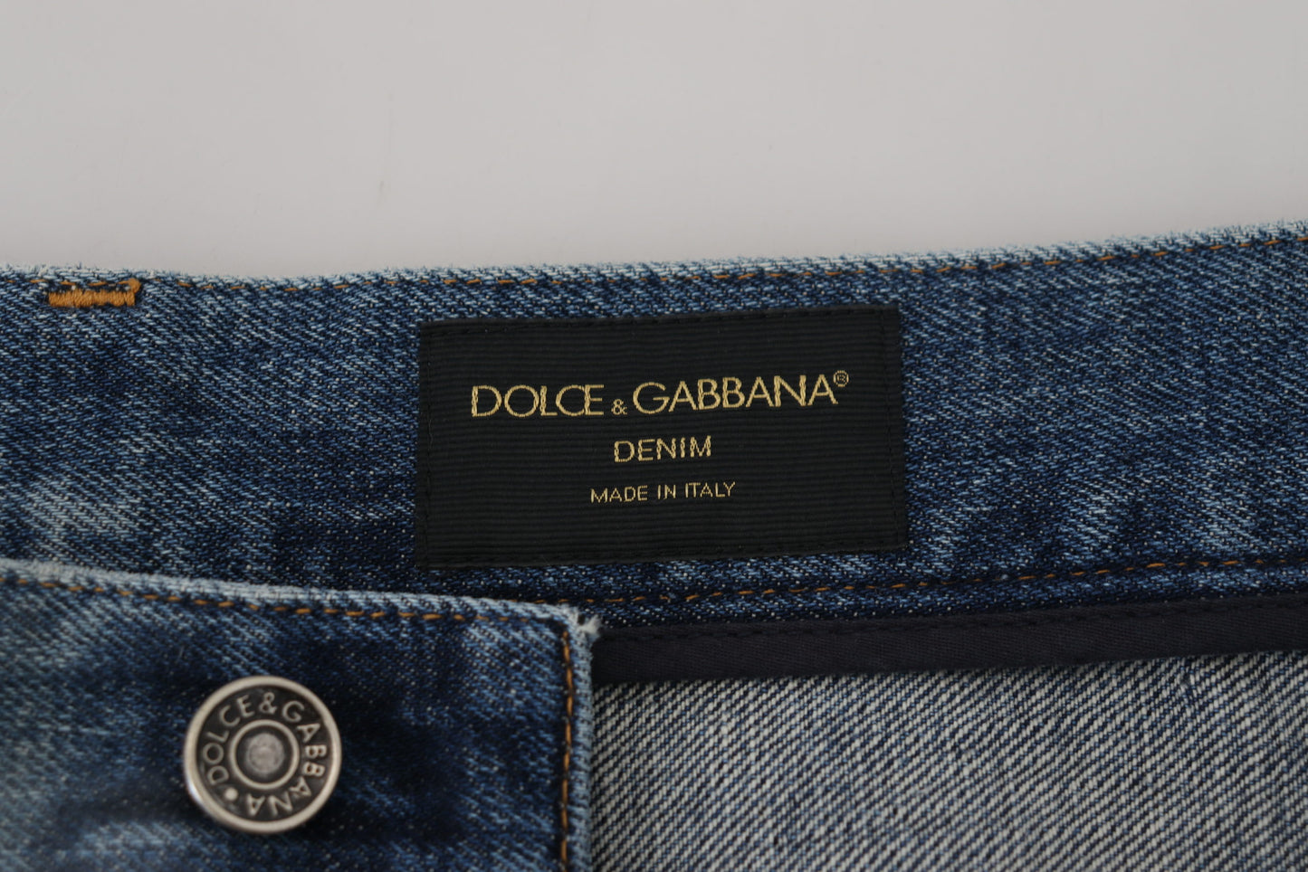 Prachtige gescheurde Italiaanse jeans van denim