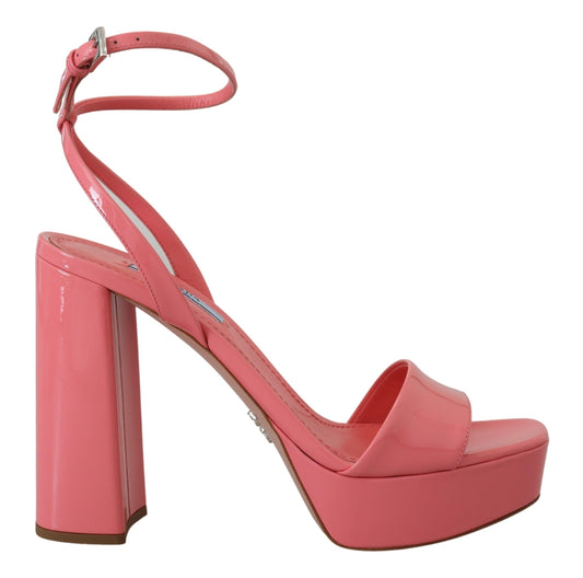 Sandalias elegantes con plataforma de charol rosa