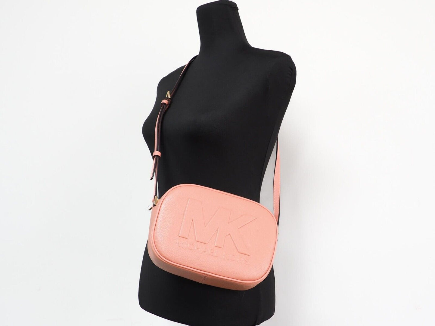 Bolso bandolera Jet Set Travel mediano de piel Sherbert con forma ovalada para cámara