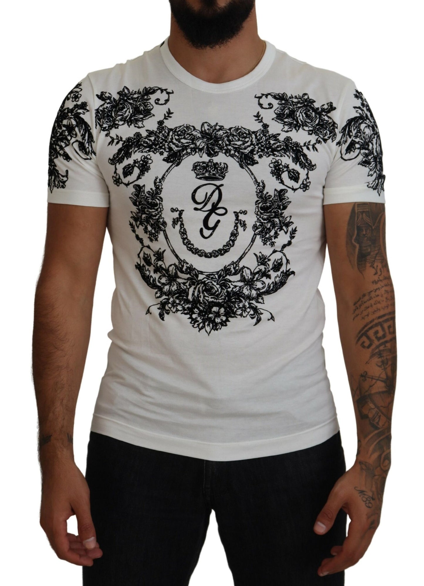 Camiseta elegante con corona floral