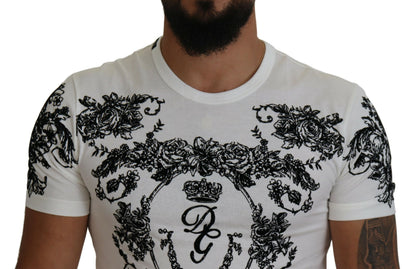 Camiseta elegante con corona floral