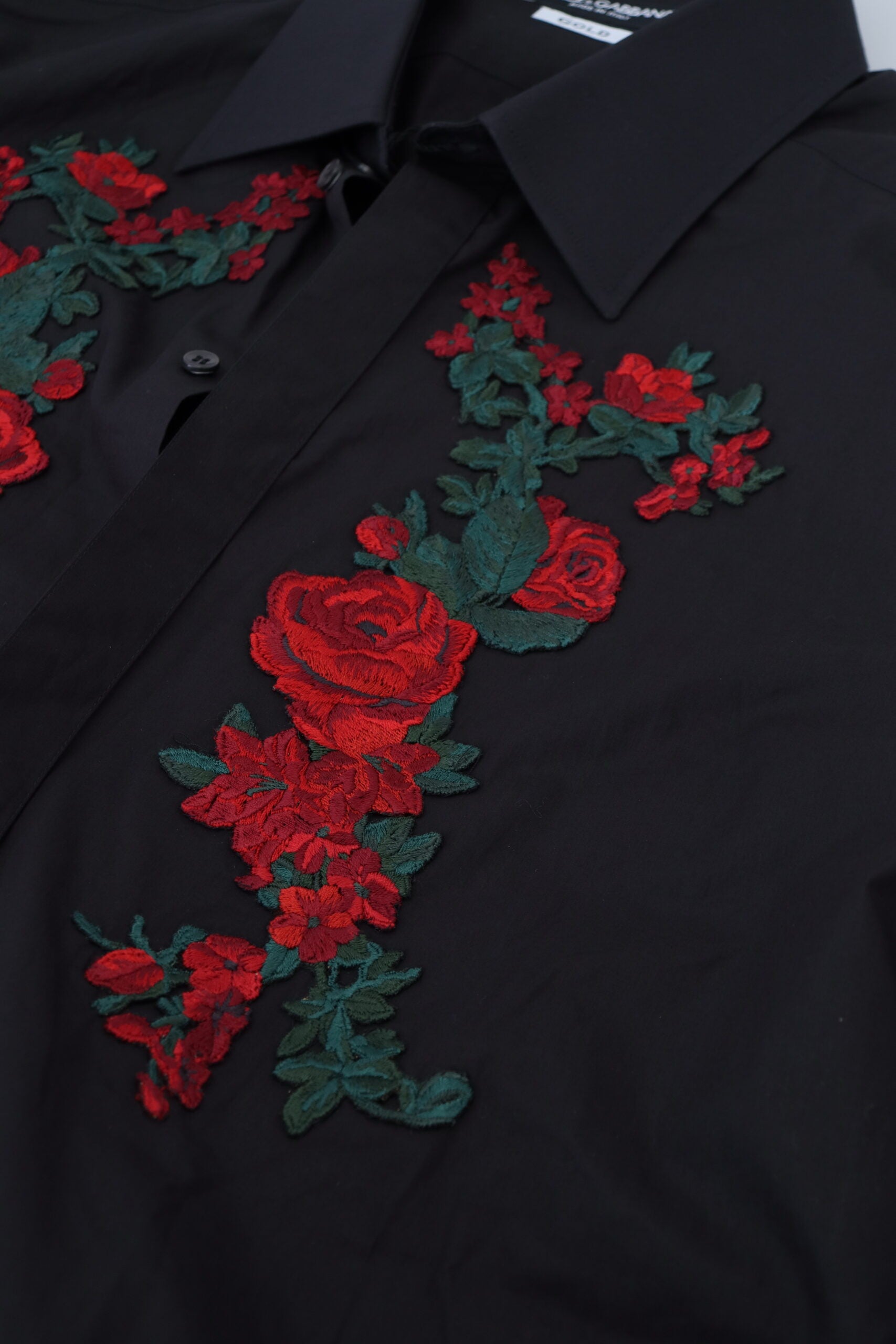 Camisa elegante de algodón con bordado floral