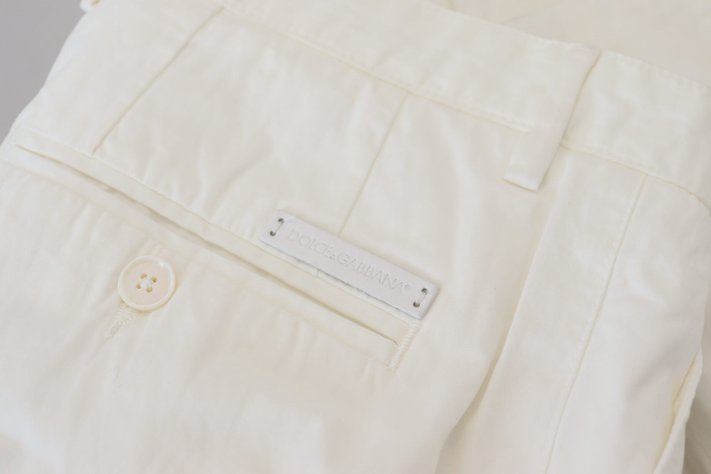 Elegantes pantalones chinos de algodón blancos