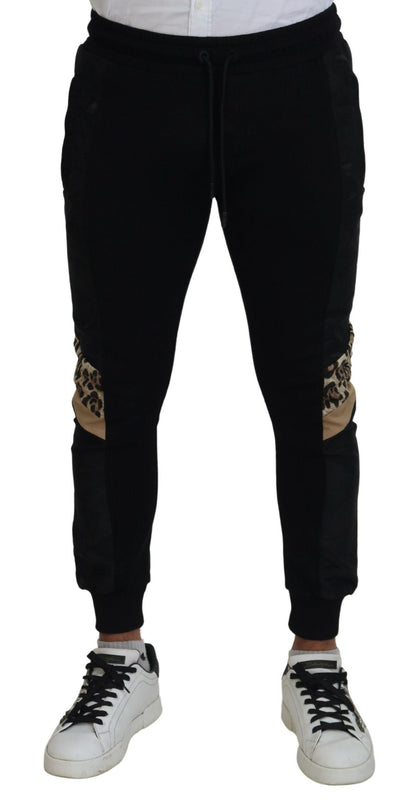 Elegantes pantalones jogger negros para el hombre moderno