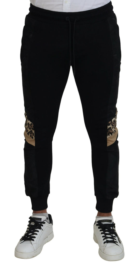 Elegantes pantalones jogger negros para el hombre moderno