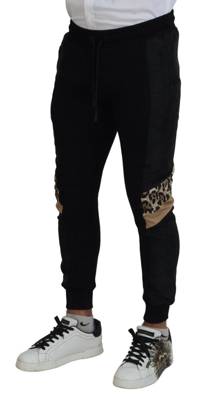 Elegantes pantalones jogger negros para el hombre moderno