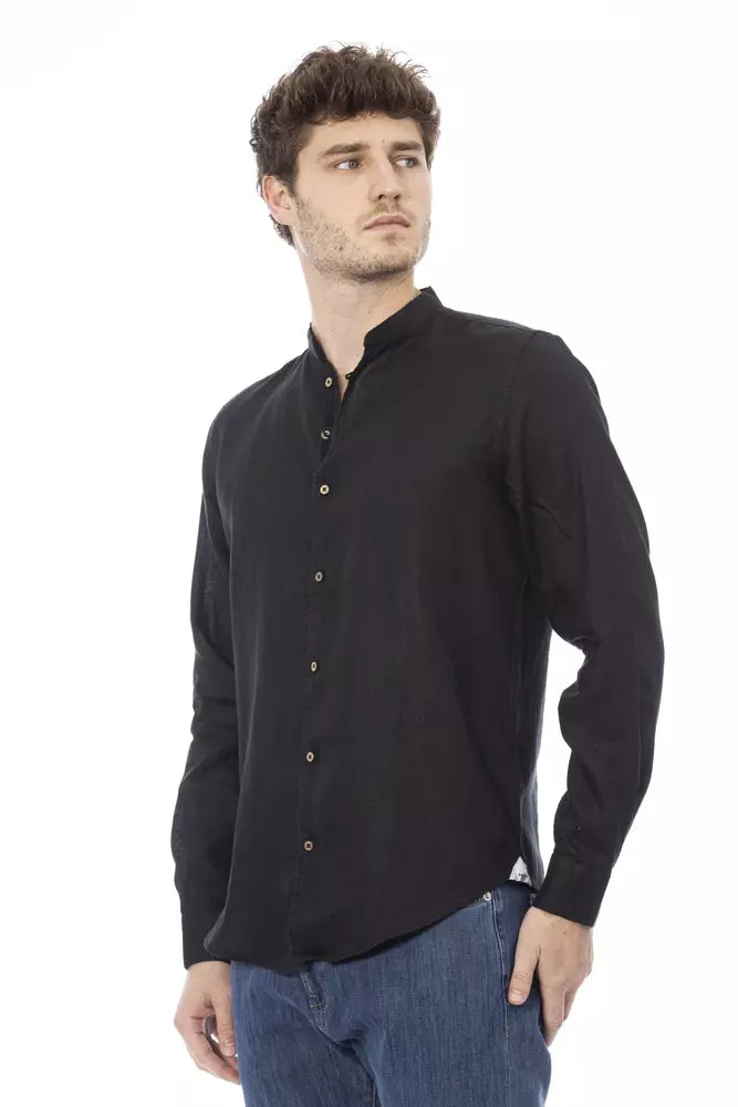 Camisa negra elegante con cuello mandarín