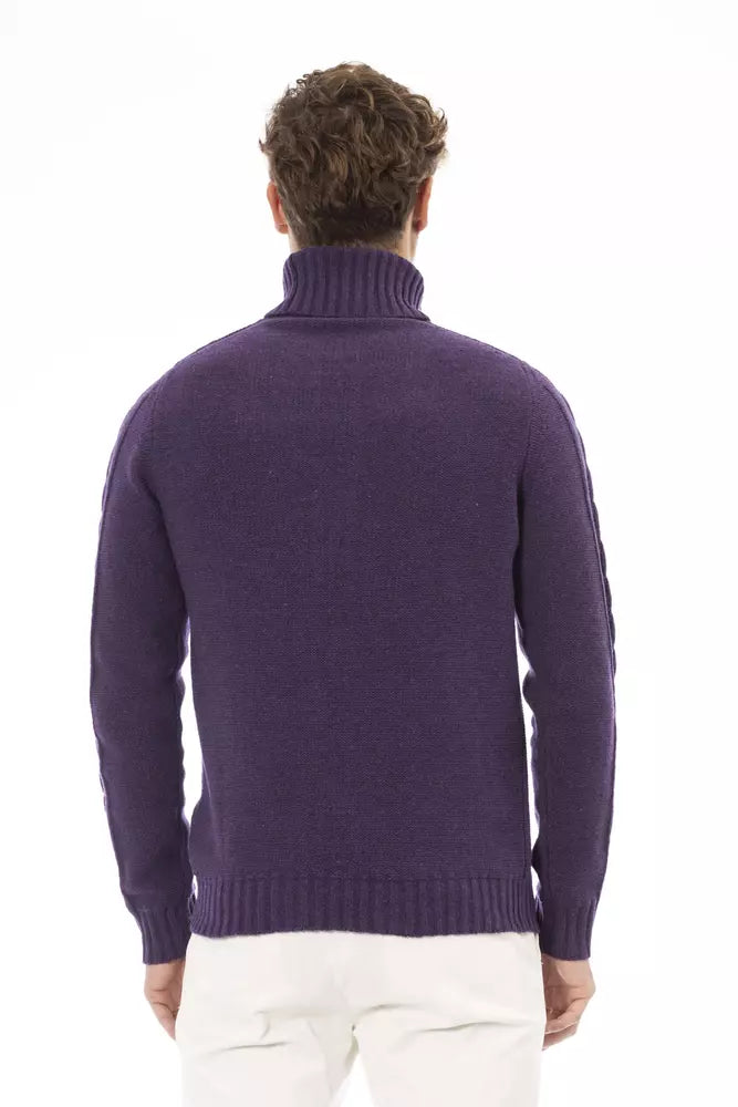 Elegante suéter de cuello alto morado para hombre