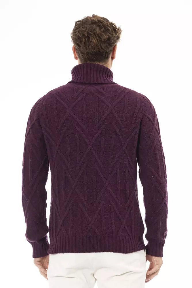 Elegante suéter de cuello alto morado para hombre