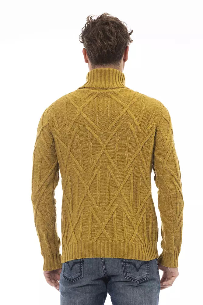 Elegante suéter de cuello alto amarillo