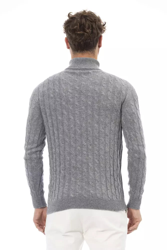 Elegante suéter gris de cuello alto para hombre