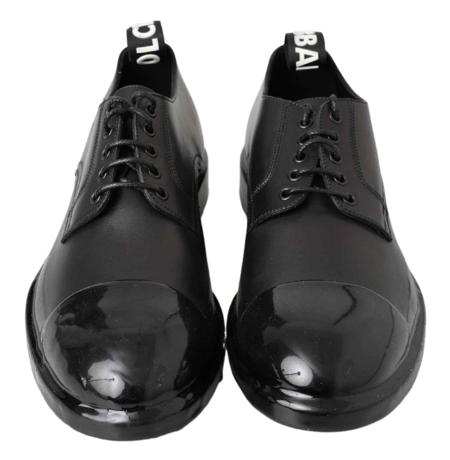 Elegantes zapatos Derby de cuero con cordones en negro