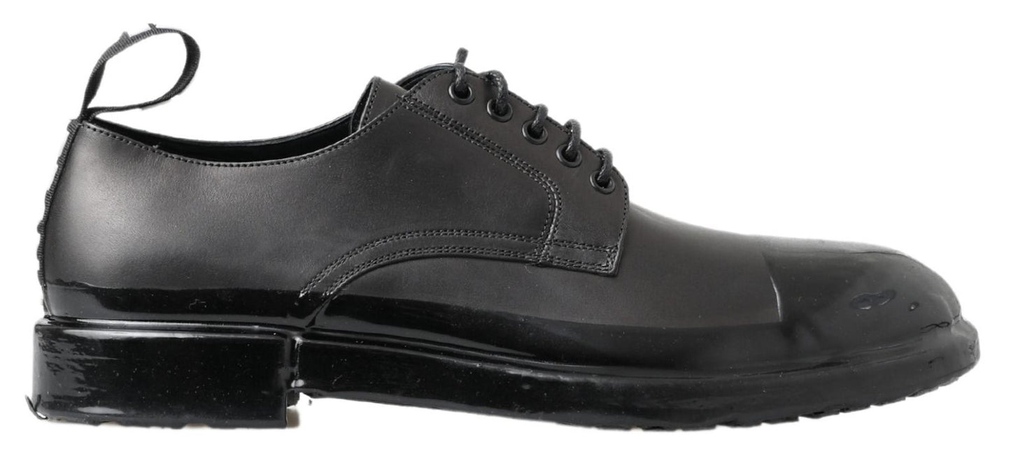 Elegantes zapatos Derby de cuero con cordones en negro