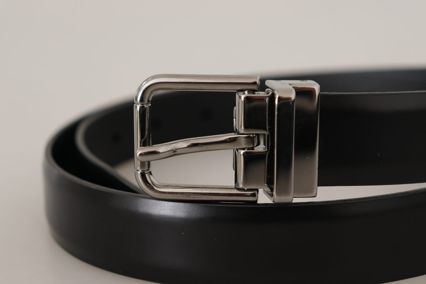 Elegante zwarte leren riem met metalen gesp