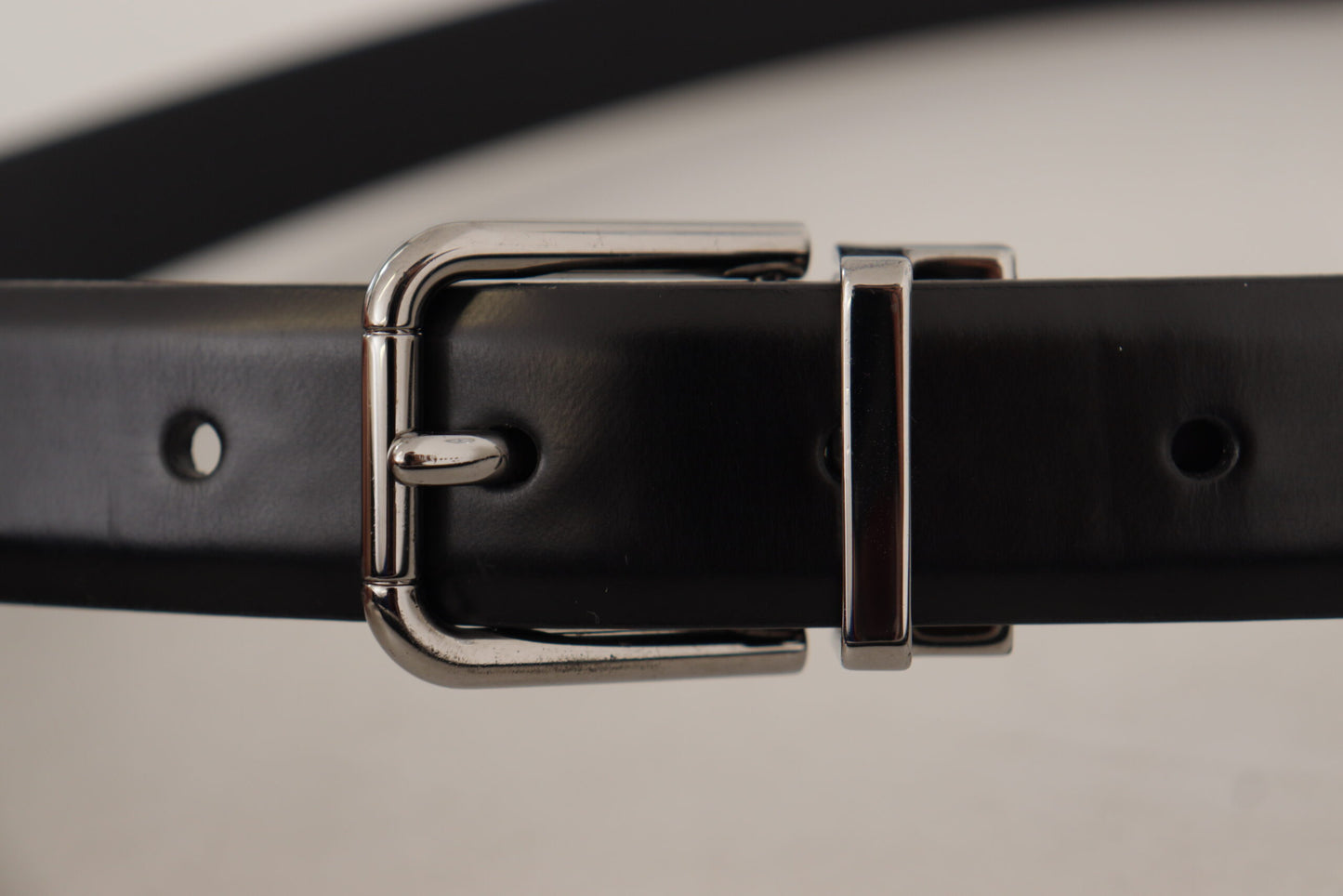 Elegante zwarte leren riem met metalen gesp