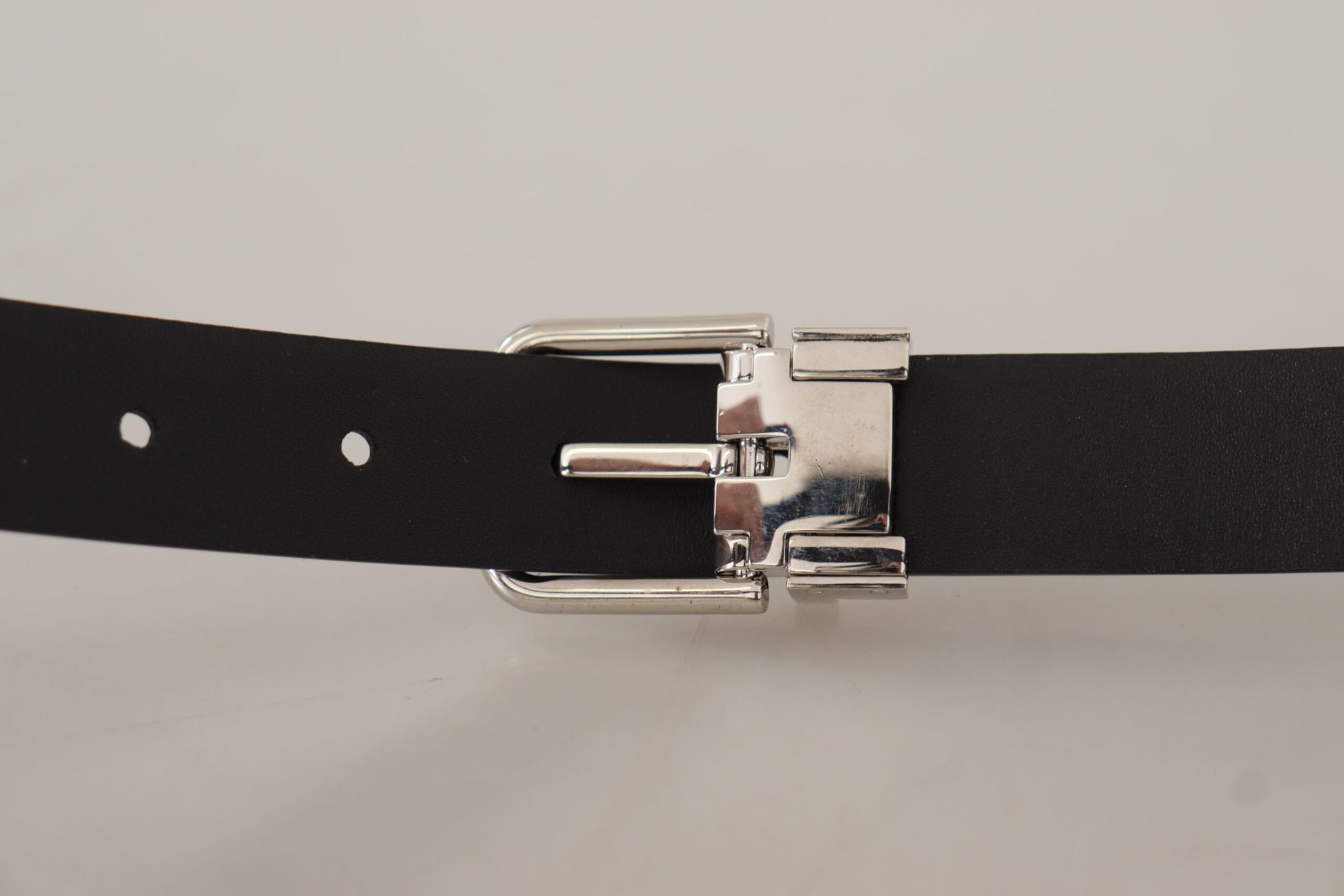 Elegante leren riem met metalen gesp