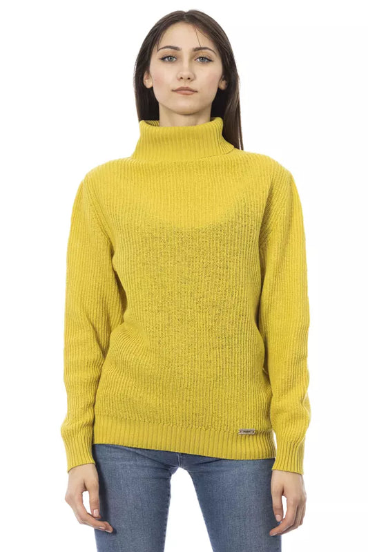 Elegante suéter de cuello alto amarillo