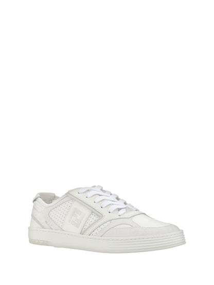 Elegante lage kalfsleren sneakers in wit