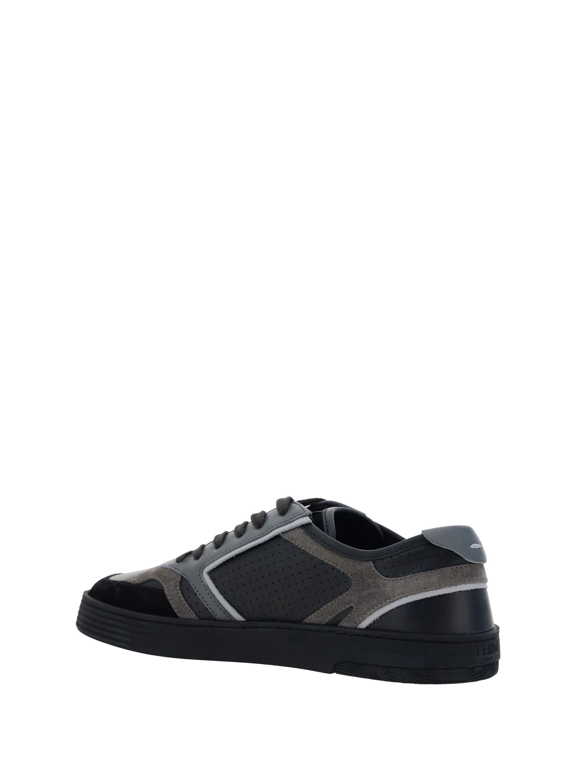 Verhoog uw stappen met strakke monochrome sneakers