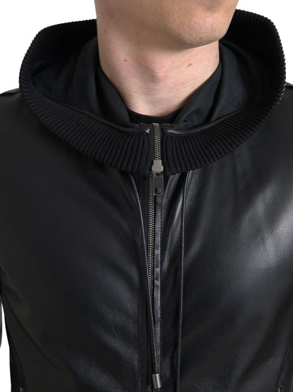 Elegante chaqueta bomber de cuero negra