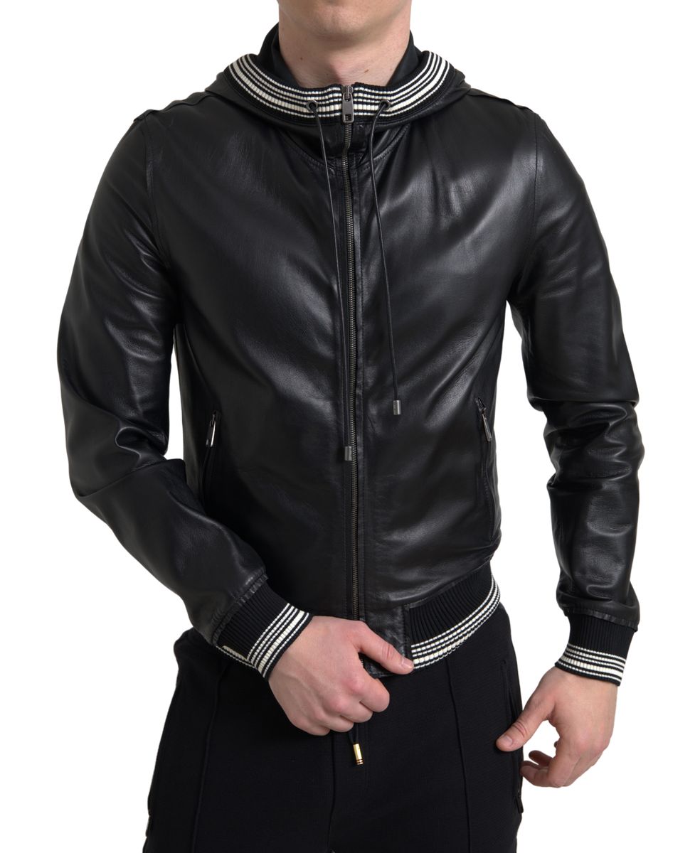 Elegante chaqueta bomber de cuero negra