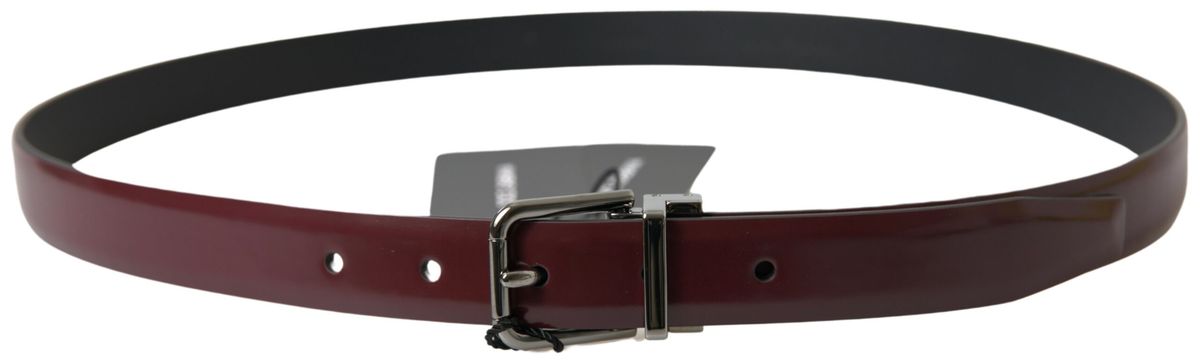 Elegante bordeaux leren riem met metalen gesp