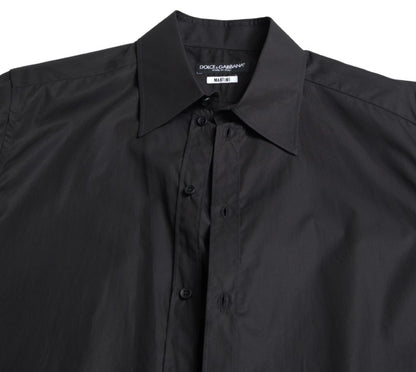 Elegante camisa formal con botones dorados y negros