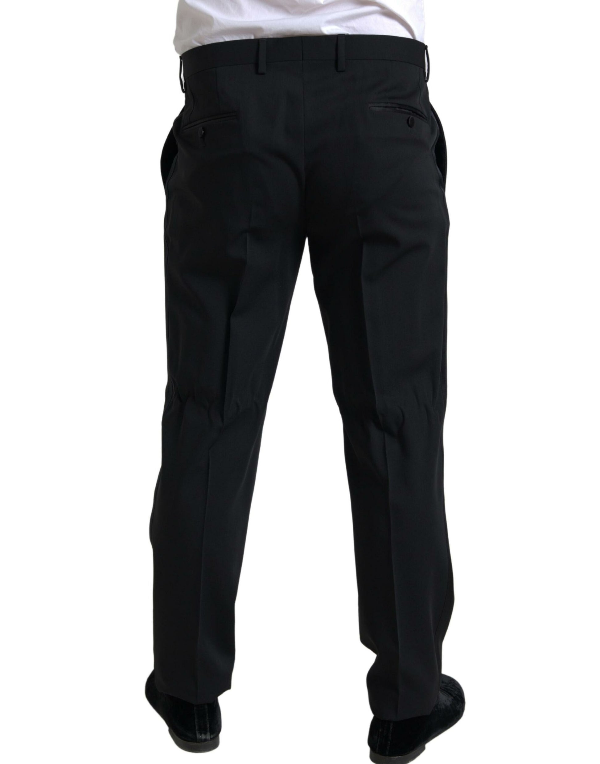 Elegante traje negro de dos piezas de corte slim