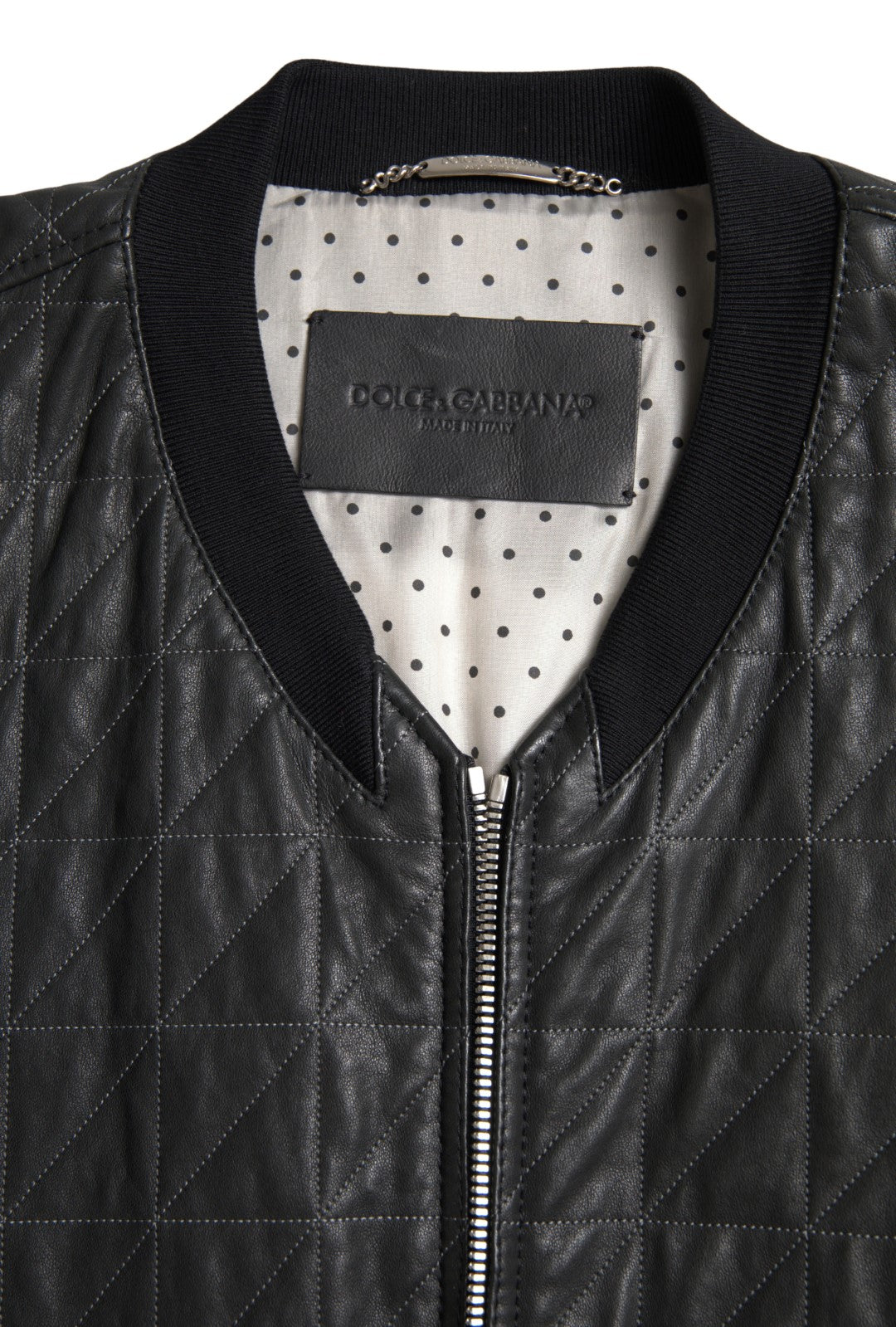 Elegante chaqueta bomber de cuero negra