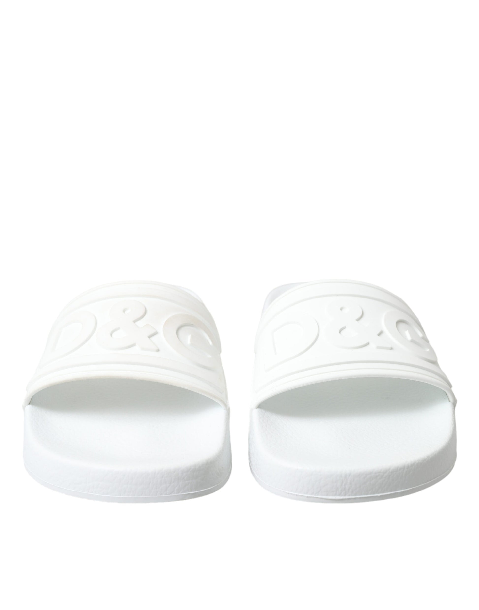 Chanclas elegantes con logo blanco