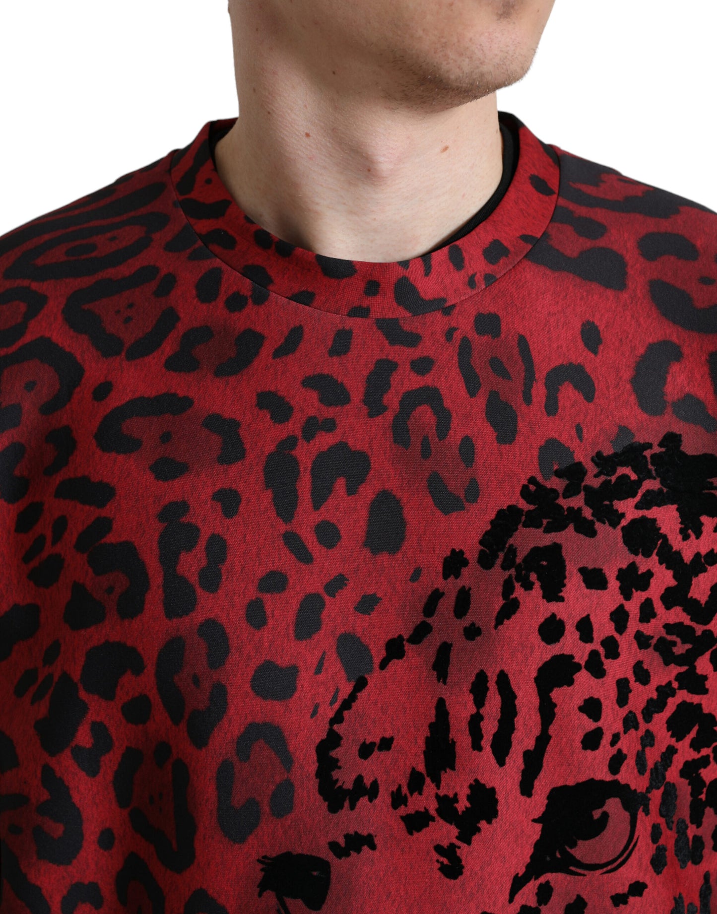 Suéter elegante con estampado de leopardo