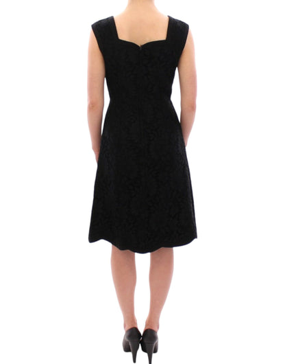 Elegante vestido de encaje floral negro