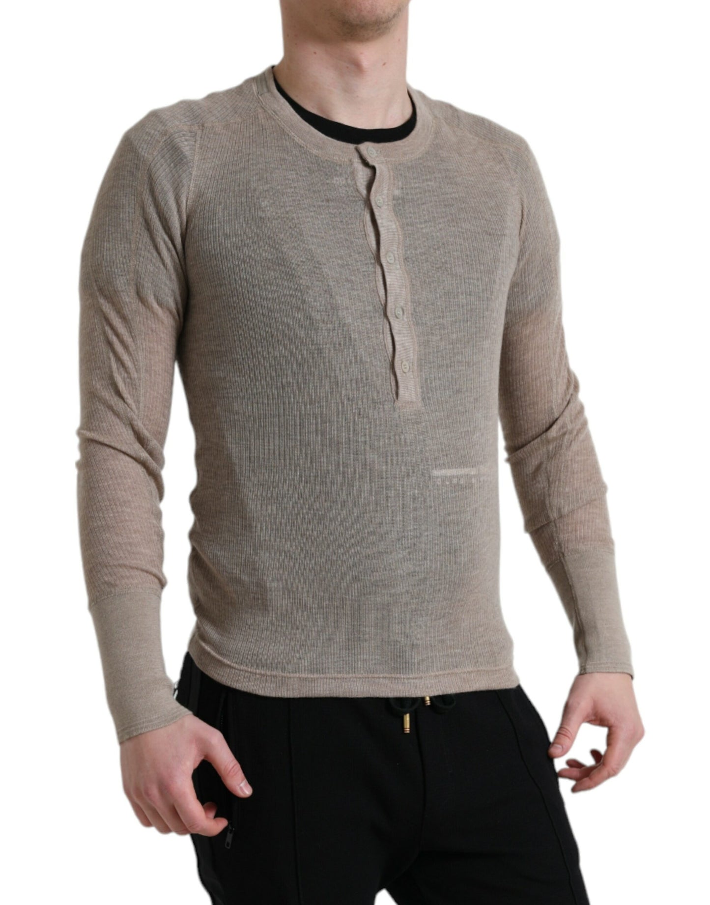 Elegante suéter de cachemira beige con cuello henley