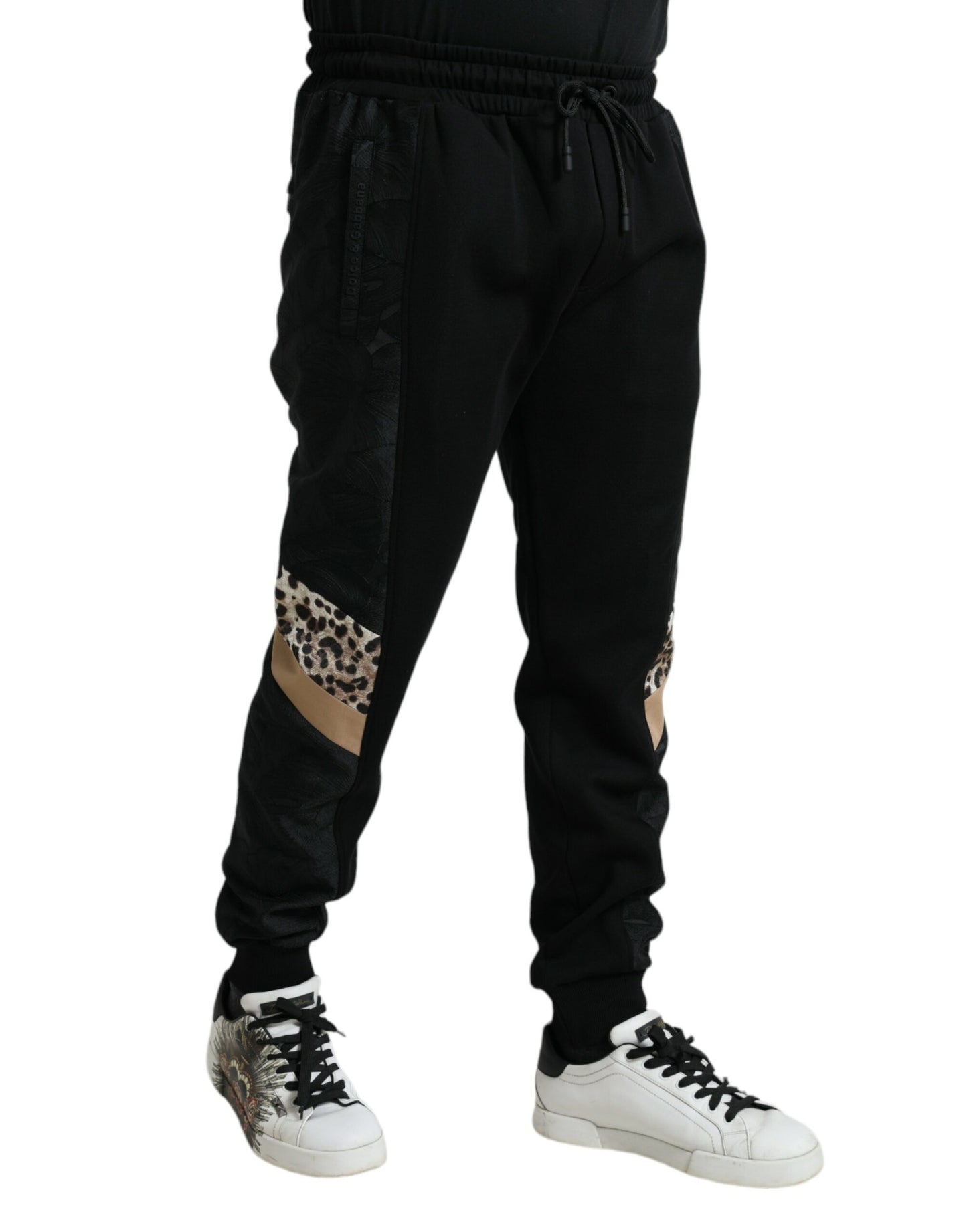 Elegantes pantalones jogger de leopardo negros