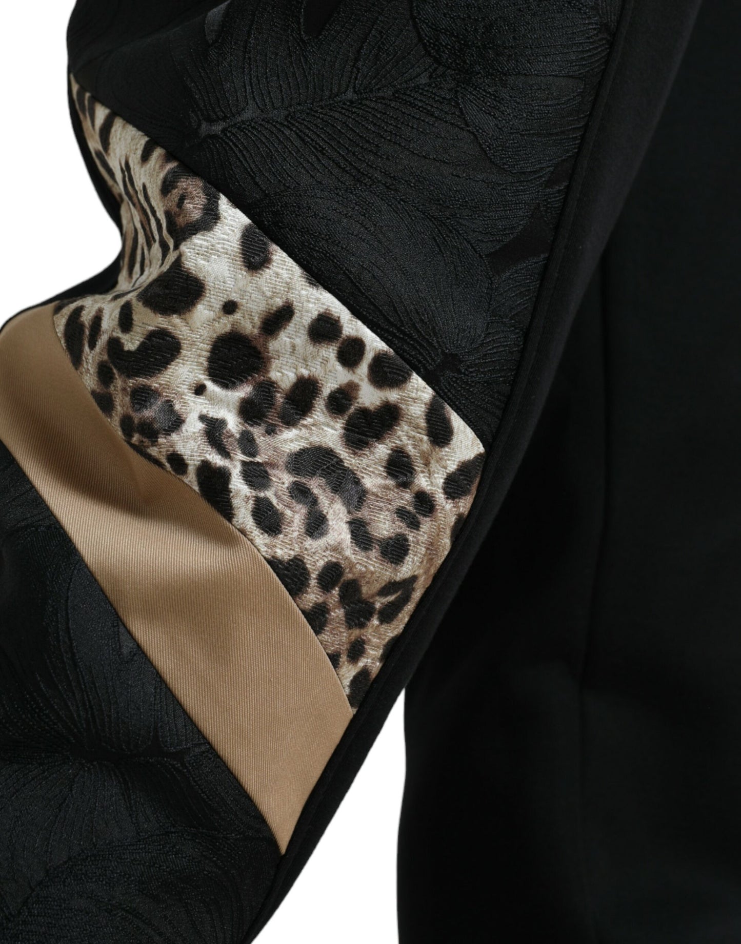 Elegantes pantalones jogger de leopardo negros