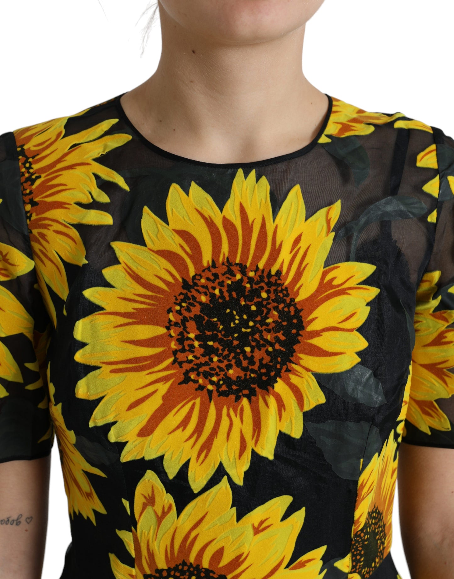 Vestido midi acampanado de girasol veraniego