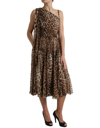 Elegante vestido midi de leopardo con un solo hombro