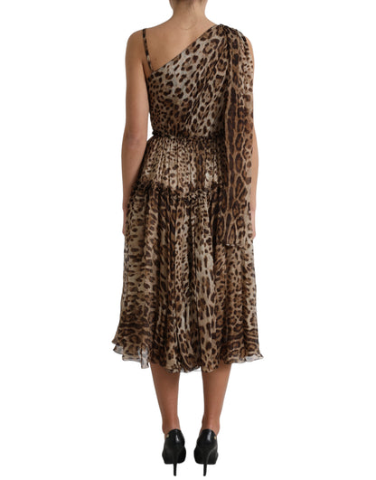 Elegante vestido midi de leopardo con un solo hombro