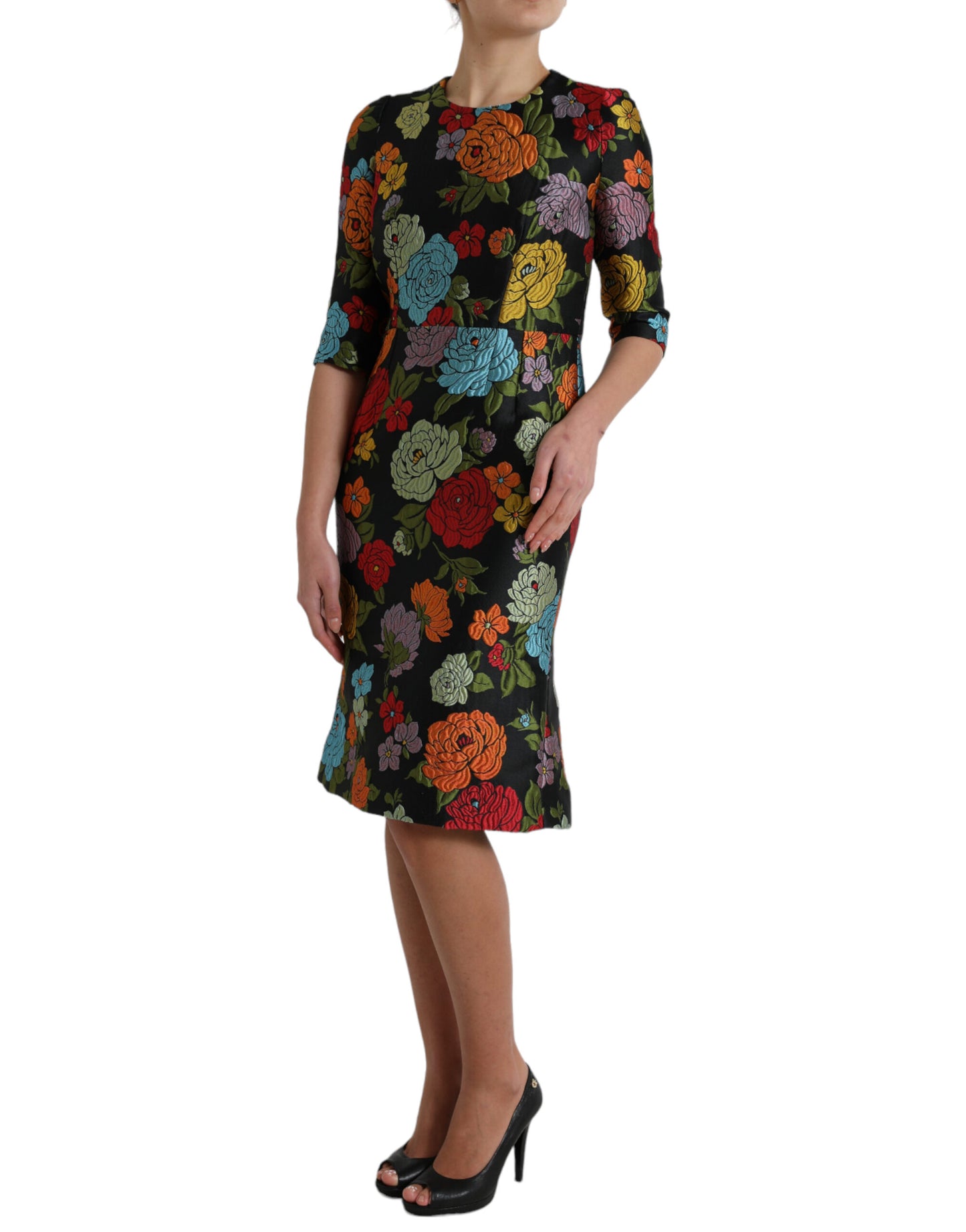 Vestido lápiz elegante con bordado floral