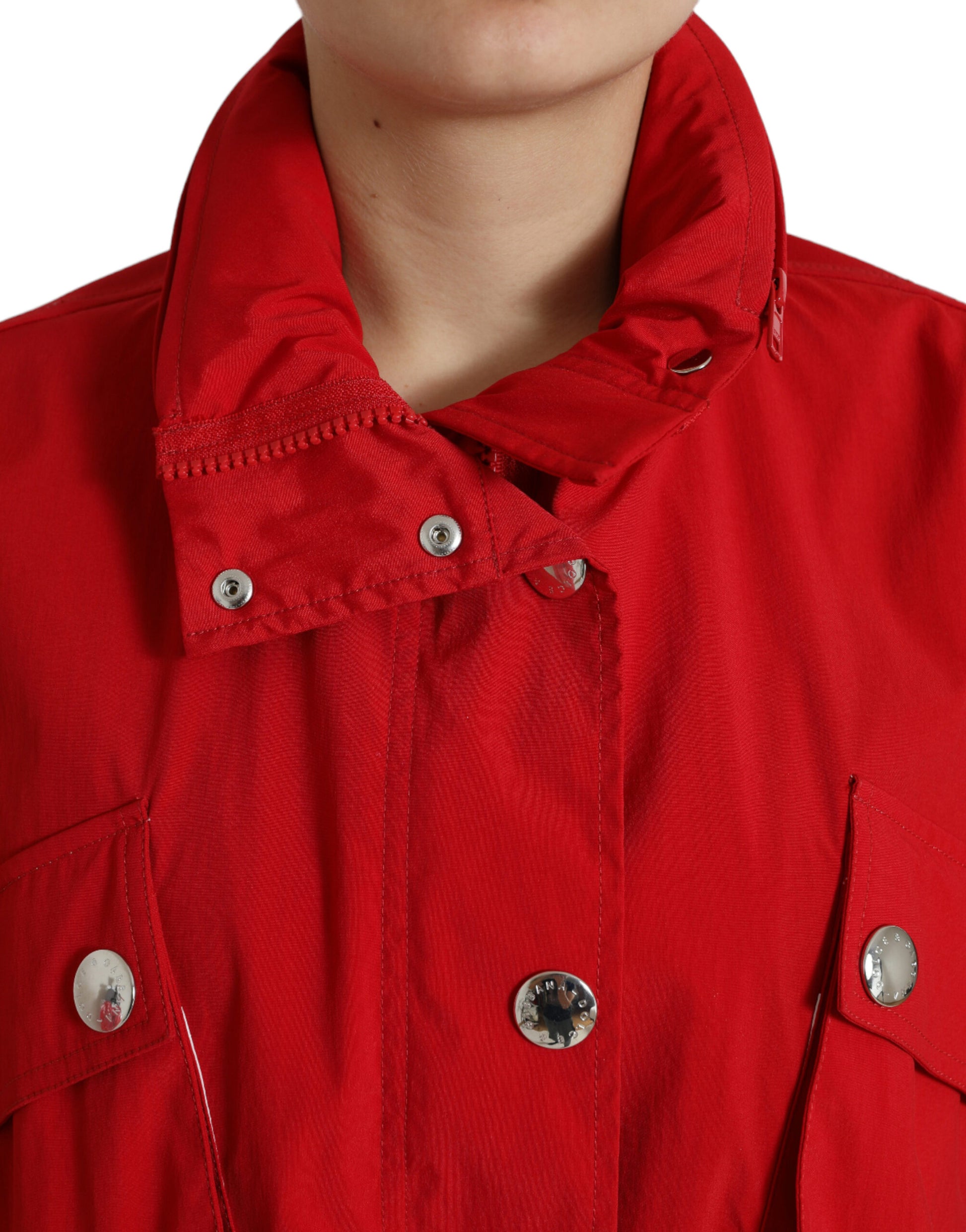 Rood polyester regenjas met capuchon en knopen