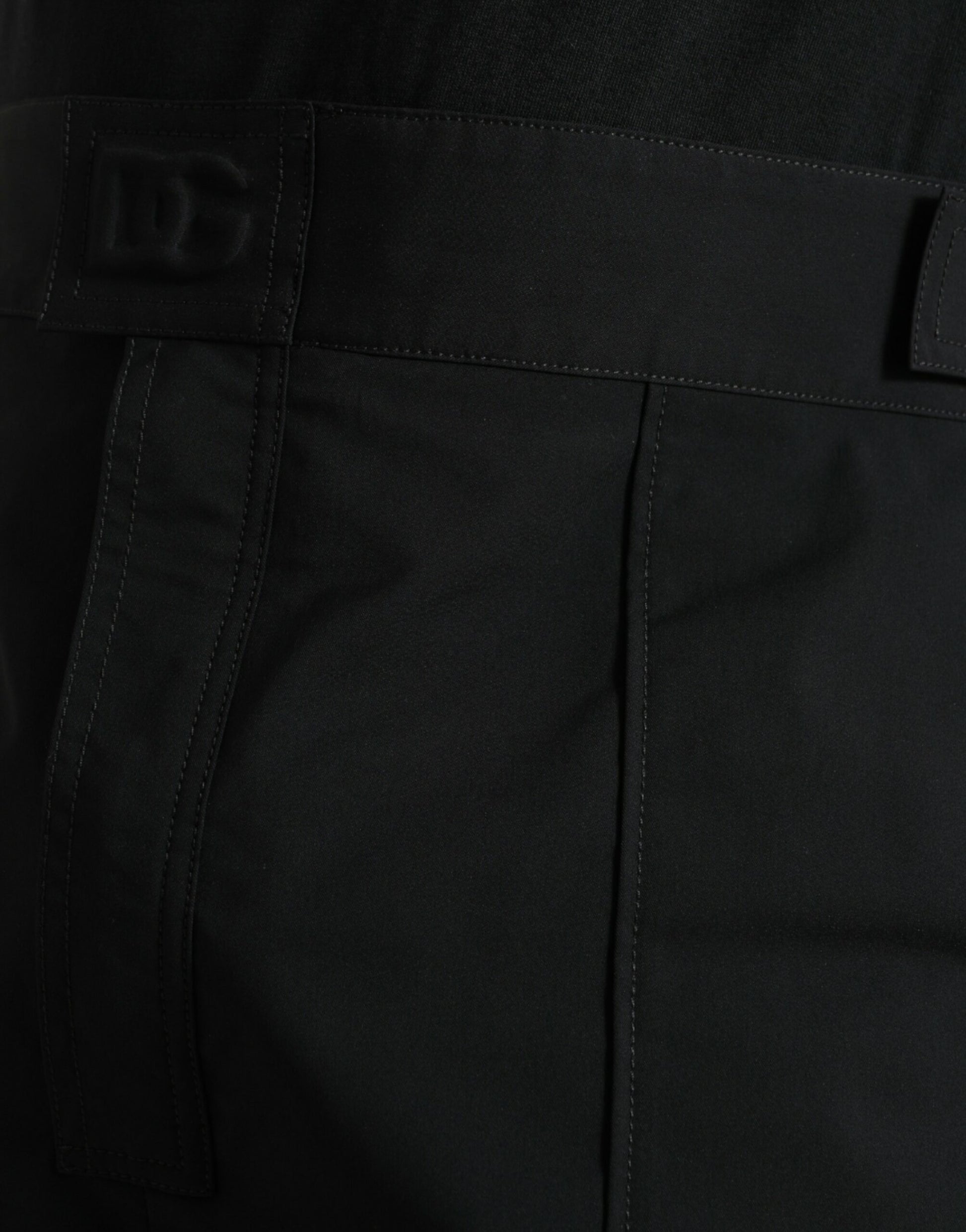 Pantalones rectos negros casuales elegantes