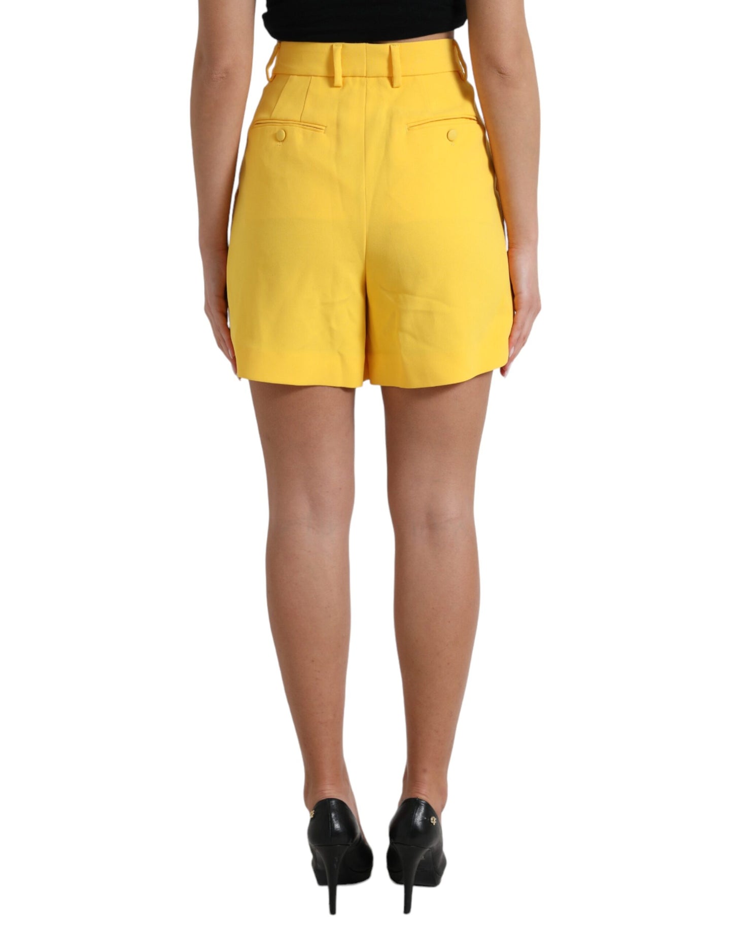 Bermudas elegantes de cintura alta en amarillo soleado