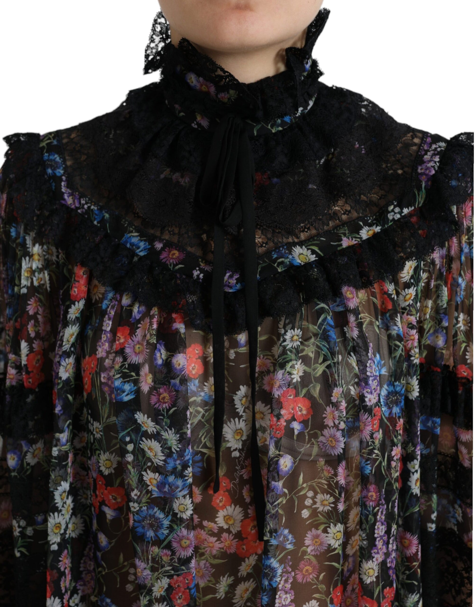 Elegante blusa de seda floral con ribete de encaje