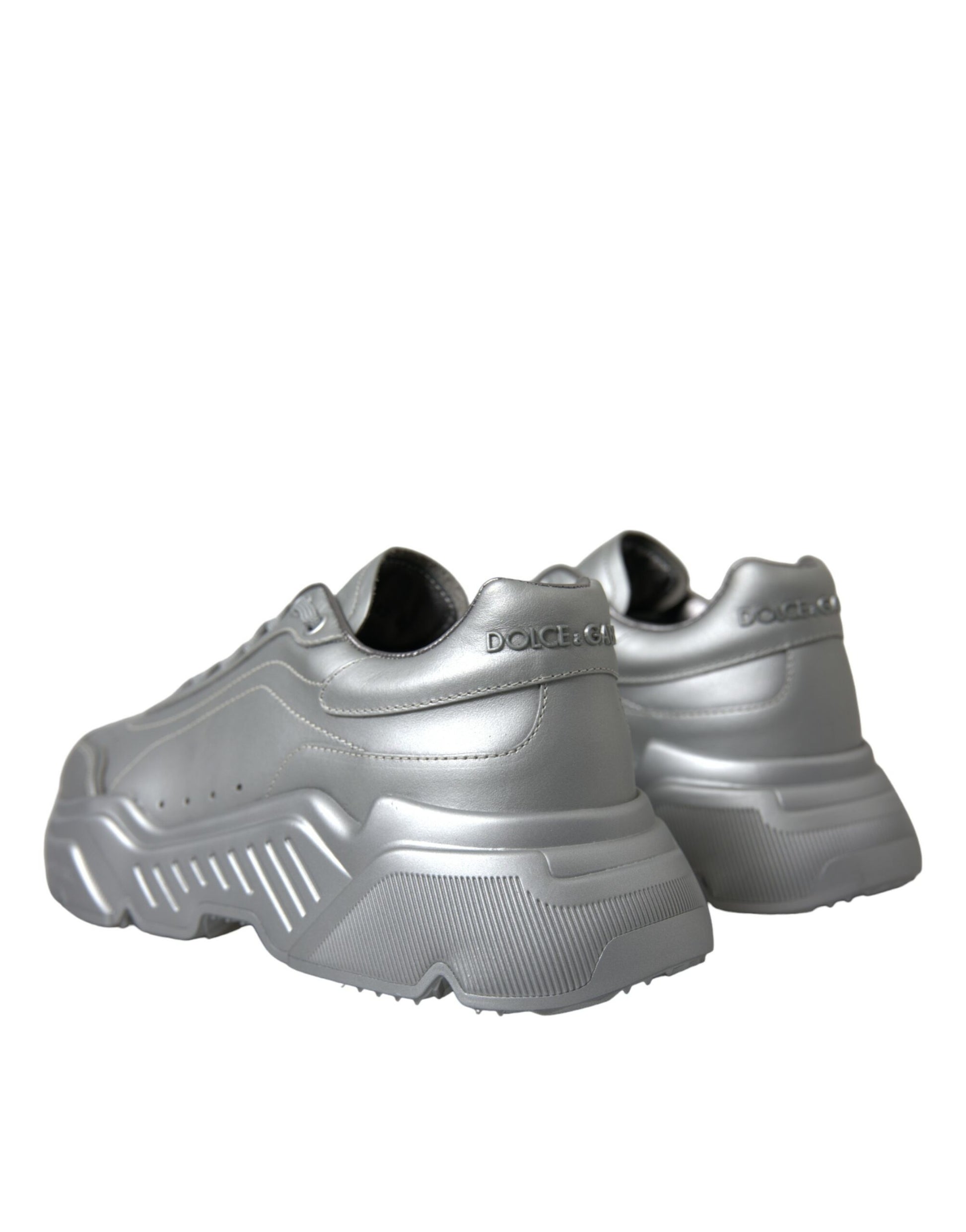 Elegantes zapatillas deportivas de piel de becerro plateadas