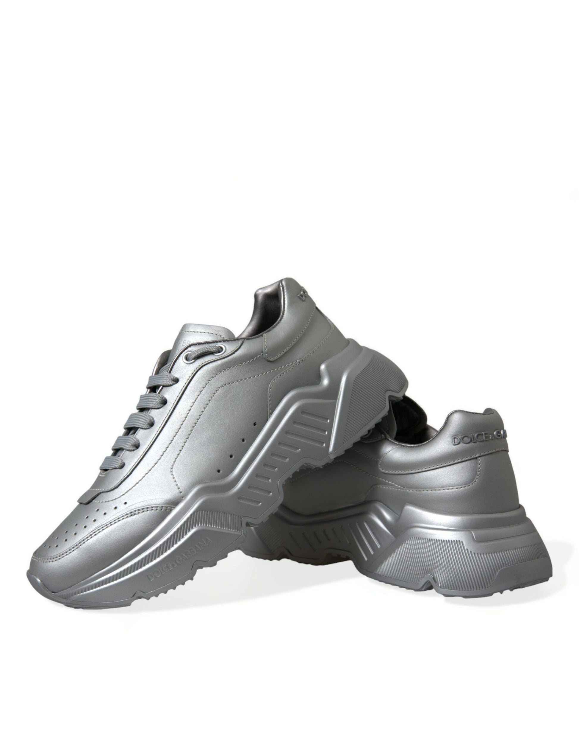 Elegantes zapatillas deportivas de piel de becerro plateadas