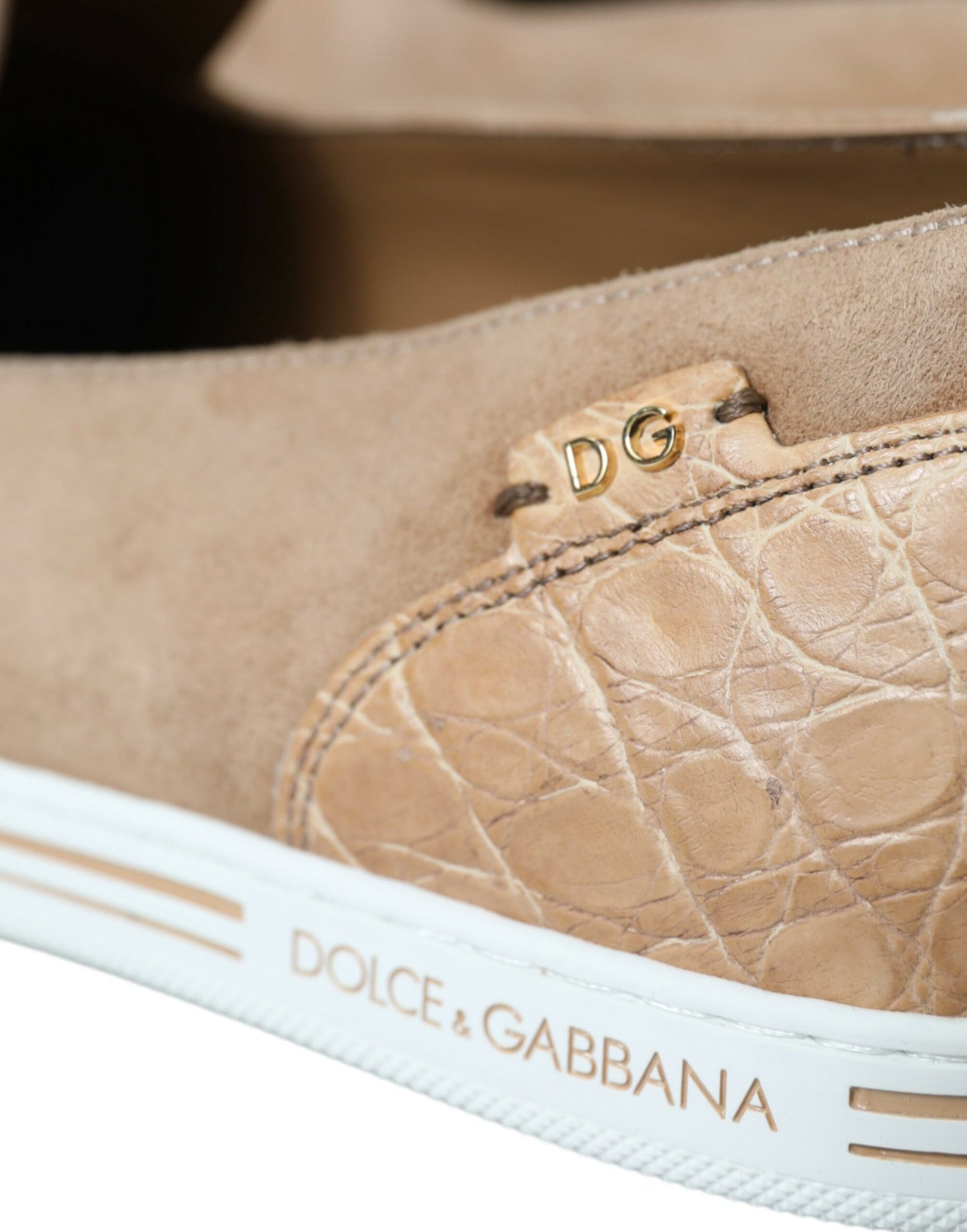 Mocasines de cuero beige elegantes