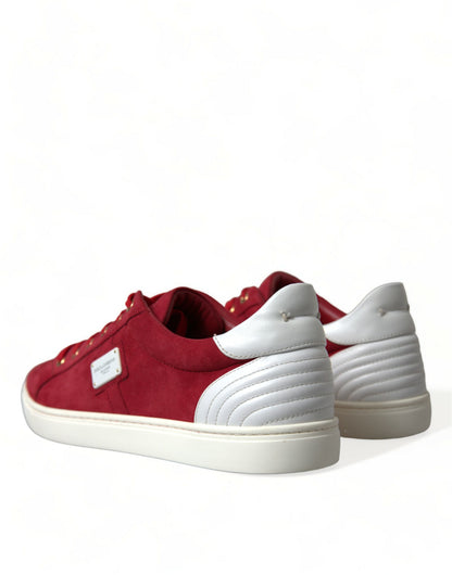 Elegantes tenis rojos y blancos