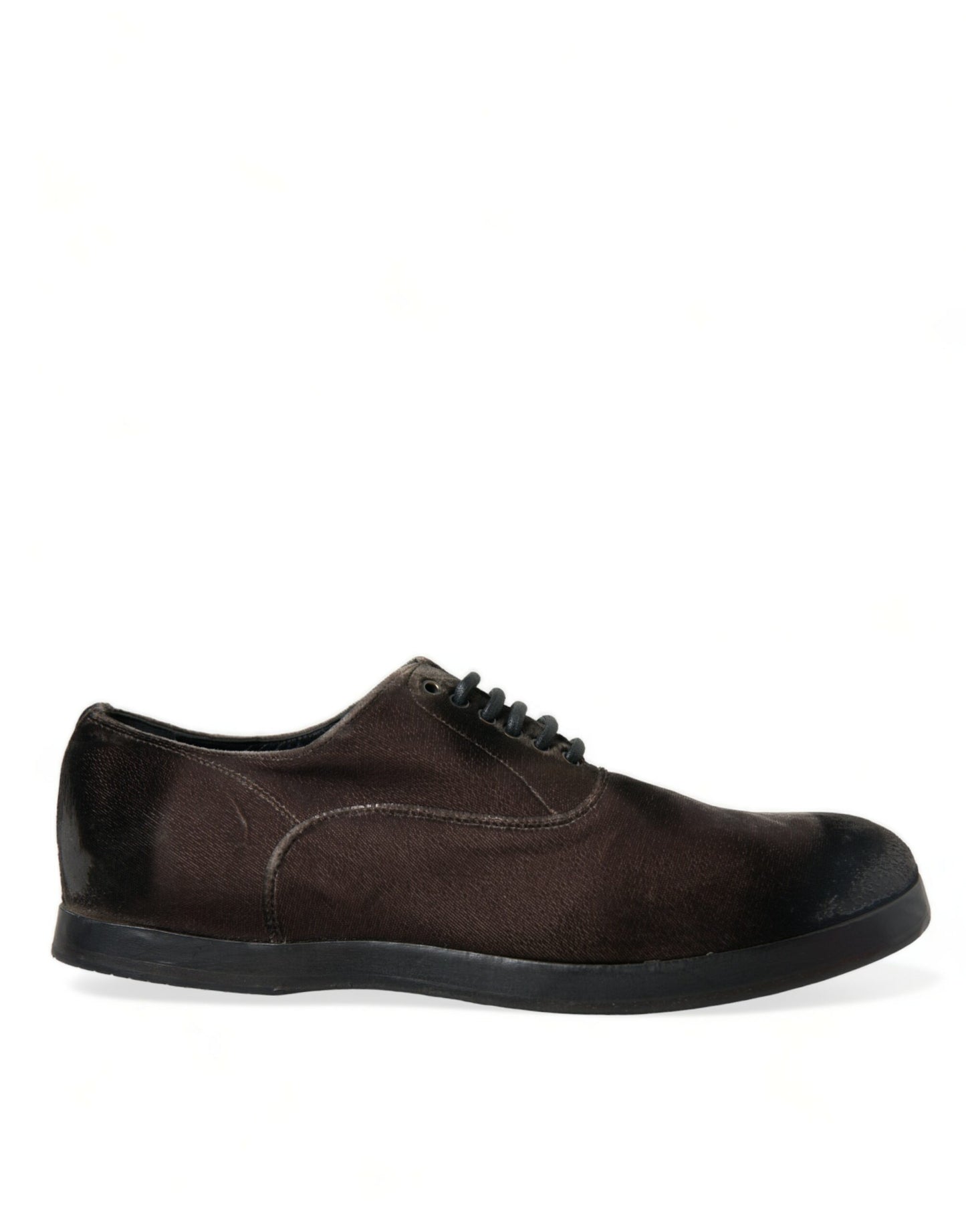 Elegantes zapatos Oxford con cordones de terciopelo marrón