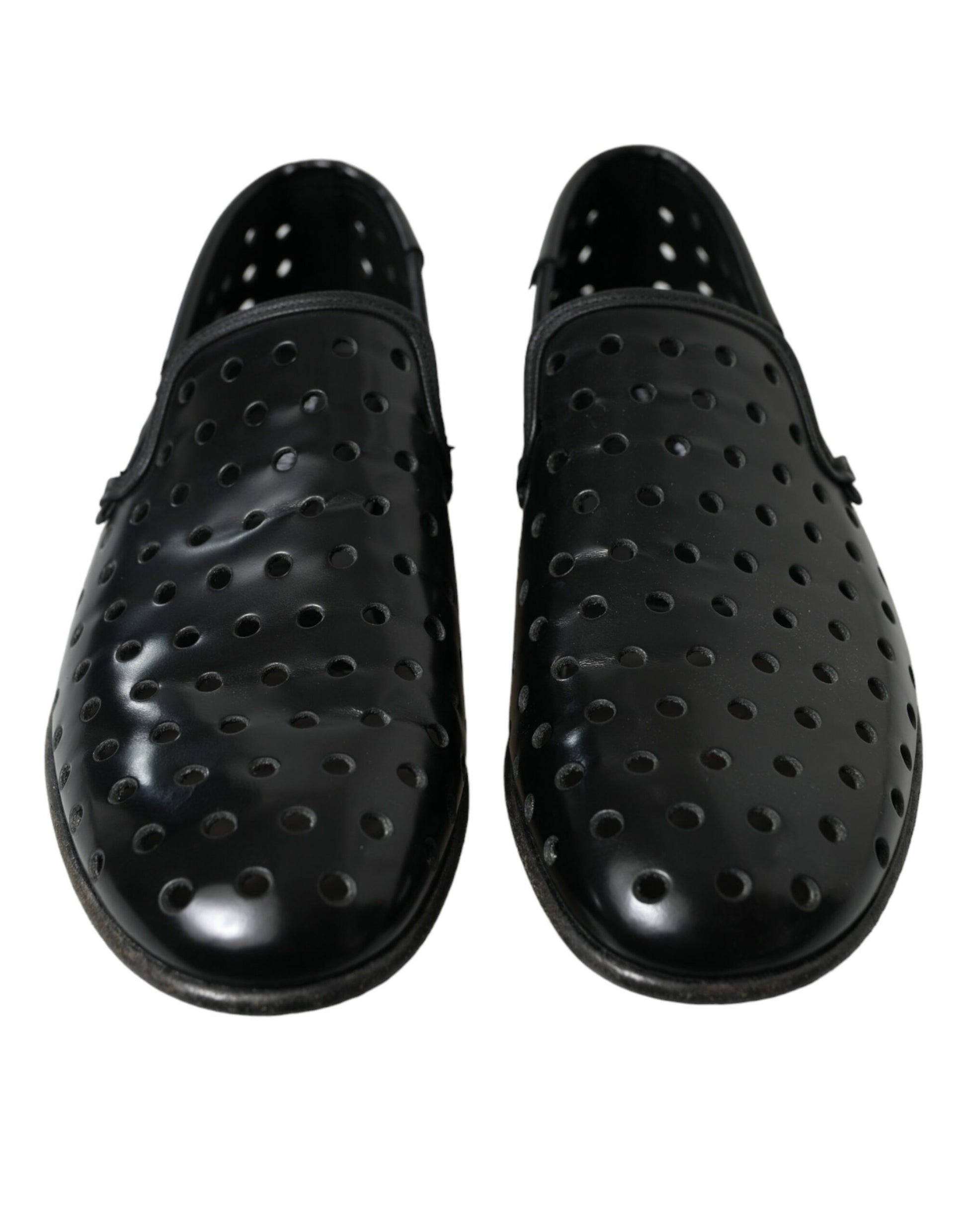 Mocasines perforados de cuero negro elegantes