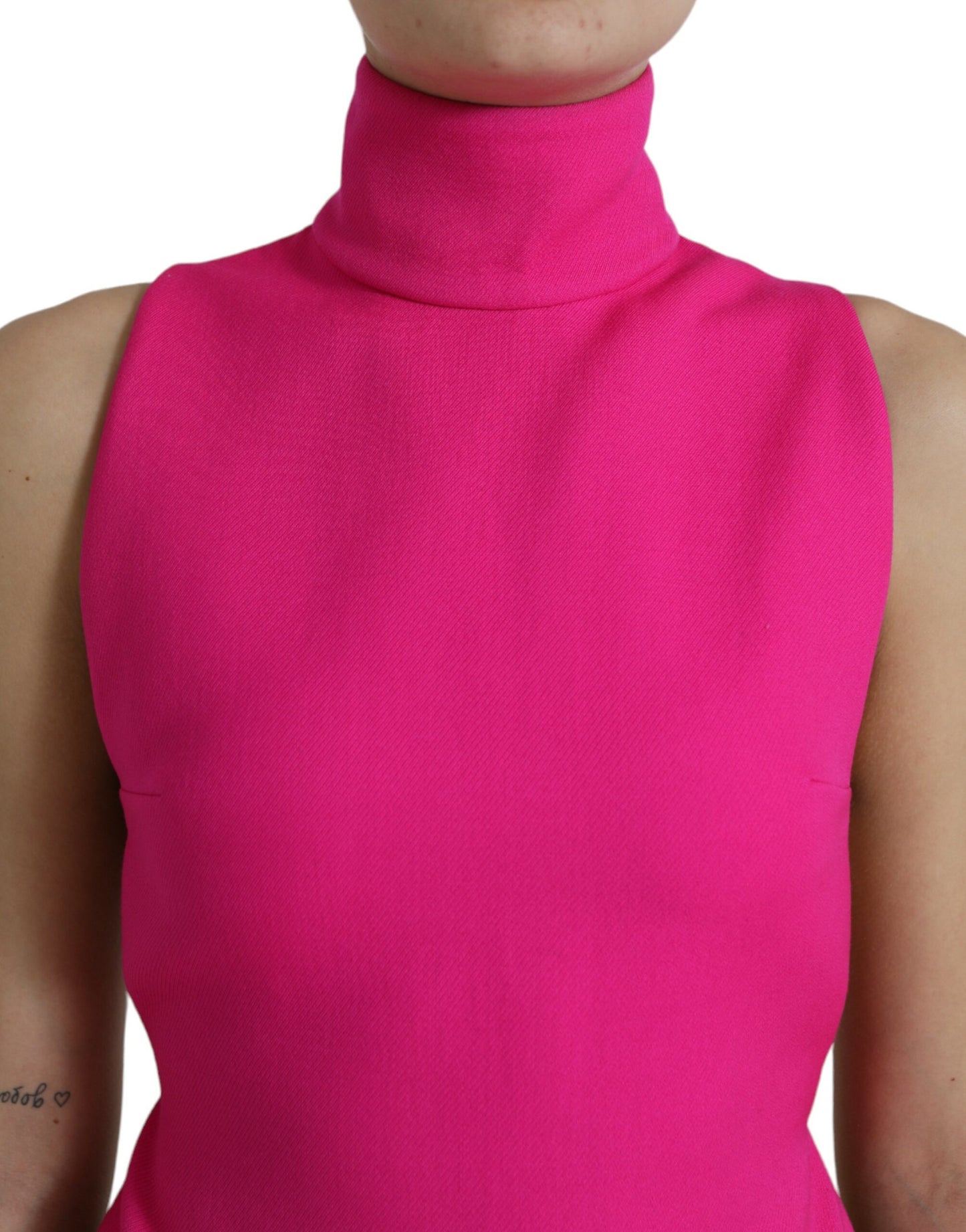 Roze wollen gebreide tanktop zonder rug met schildpadhals